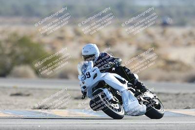 media/Dec-07-2025-CVMA (Sun) [[3e7d2de5dc]]/Race 12- Formula 40 MW and LW/